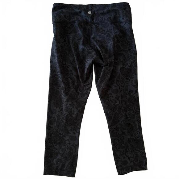 Lululemon Wunder Under Crop 18" Paisley Inkwell / Black - Size 6 - EUC - Picture 4 of 8